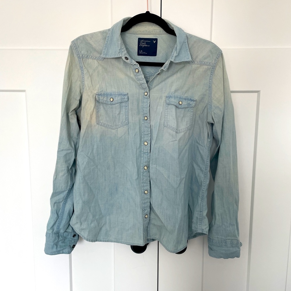 American eagle chambray button up